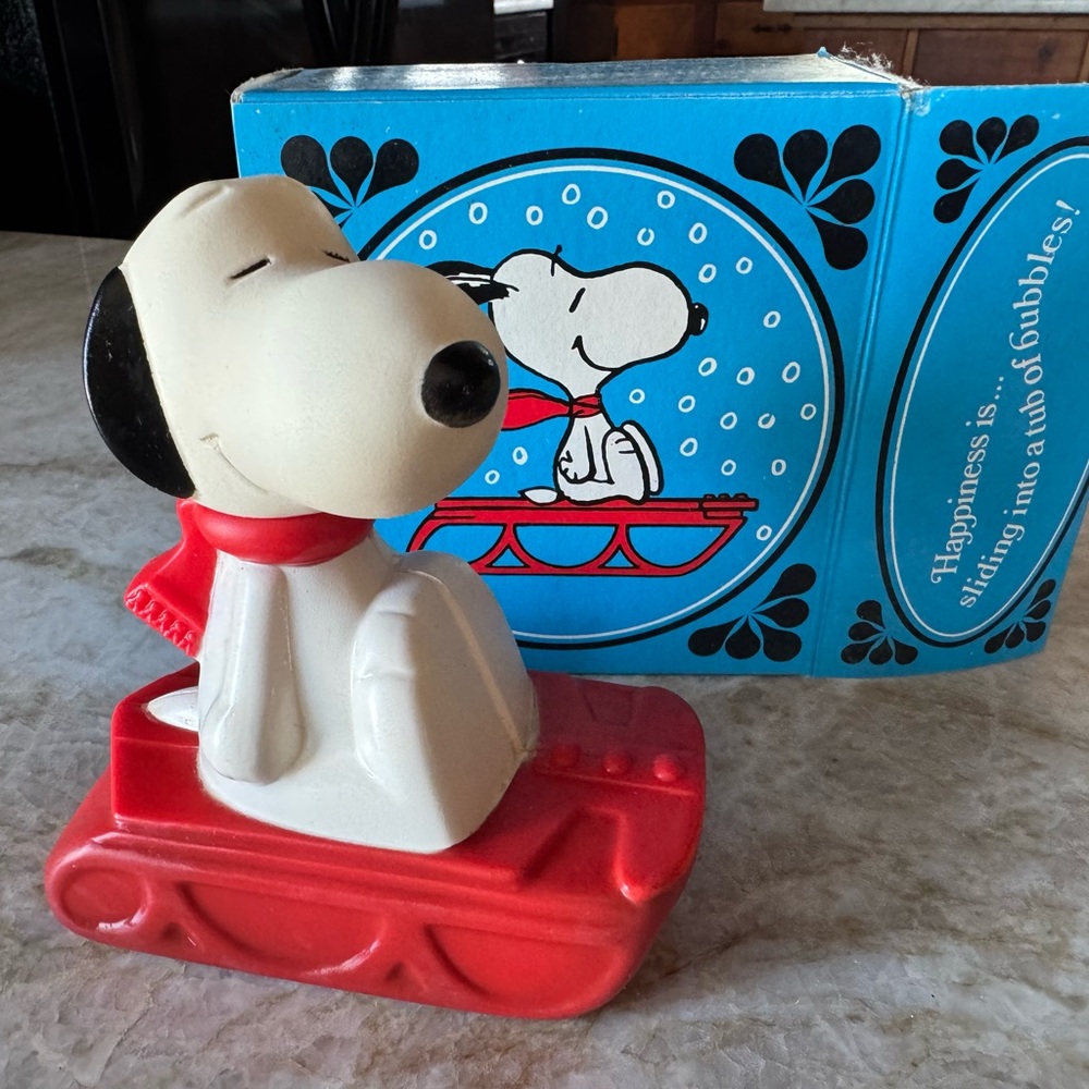 Vintage Avon Snoopy's Snow Flyer 1972 EMPTY